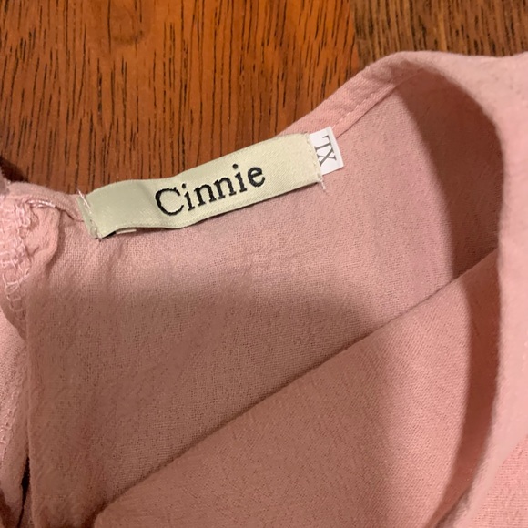 *2 for $10 item* Set of two tank tops - Picture 5 of 10